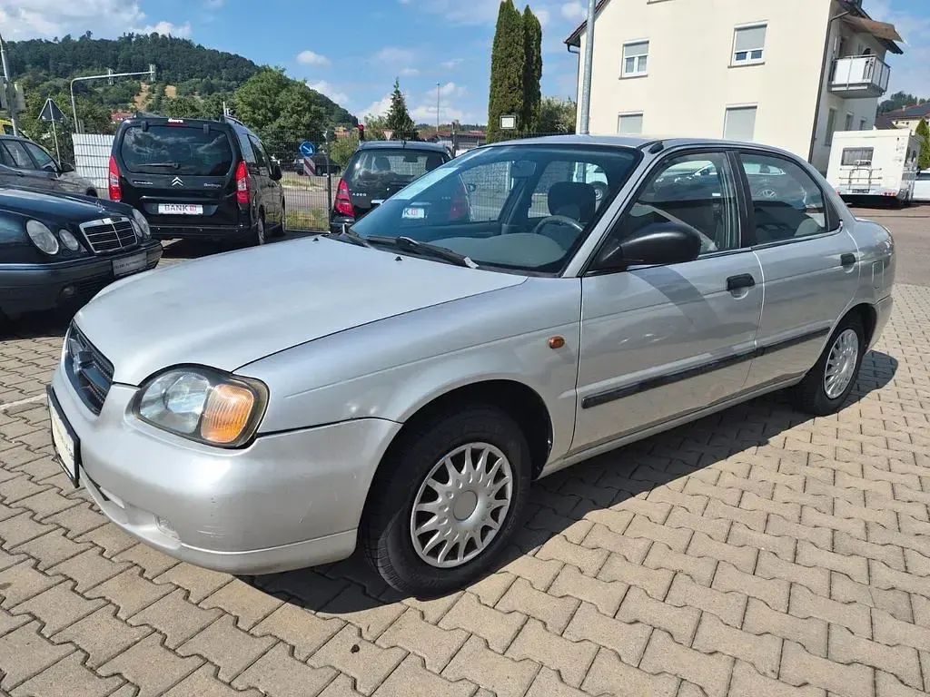 Gebraucht Suzuki Baleno 86 PS (63 kW) 1999 Grau Limousine