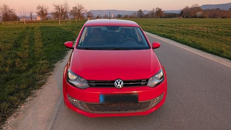 Second-hand VW Polo Team 86 CP (63 kW) 2010 Roșu Hatchback