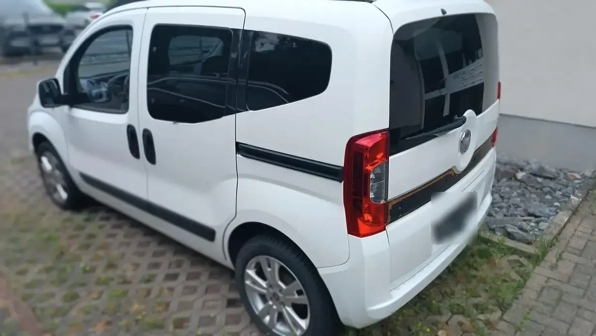 Gebraucht Fiat Qubo Trekking 73 PS (53 kW) 2011 Weiß Van / Kleinbus