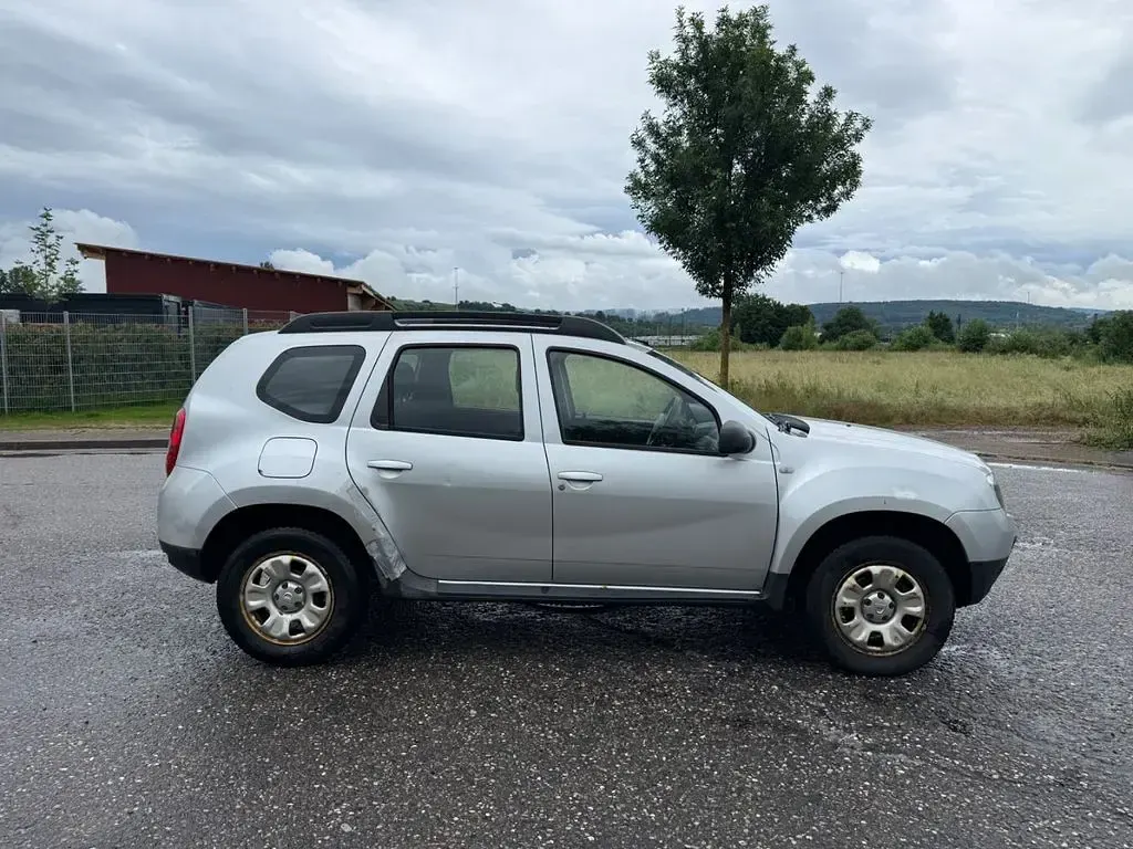 Gebraucht Dacia Duster Lauréate 110 PS (80 kW) 2012 Grau SUV