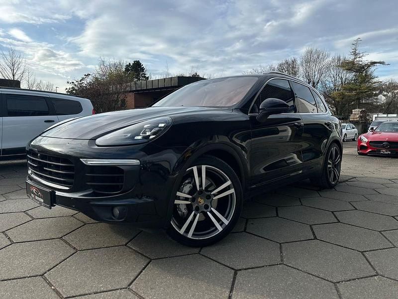 Tiefschwarzmetallic Gebraucht 2016 Porsche Cayenne S Sport SUV | 27.900 € (Fairer Preis) - Bild 1/4