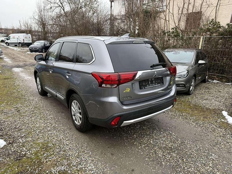 Gebraucht Mitsubishi Outlander Diamant Edition 150 PS (110 kW) 2017 Grau SUV