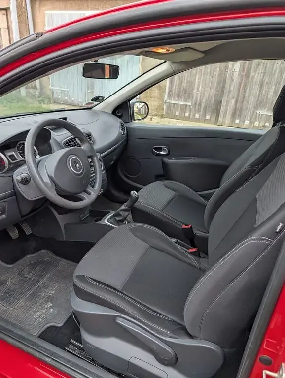 Brugt Renault Clio IV Expression 73 HK (53 kW) 2014 Rød Sedan