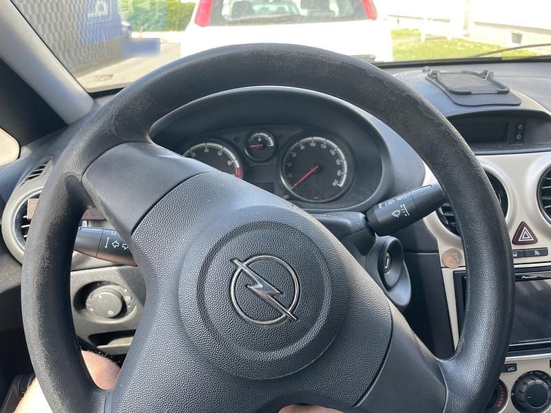 Second-hand Opel Corsa 60 CP (44 kW) 2009 Argintiu Hatchback