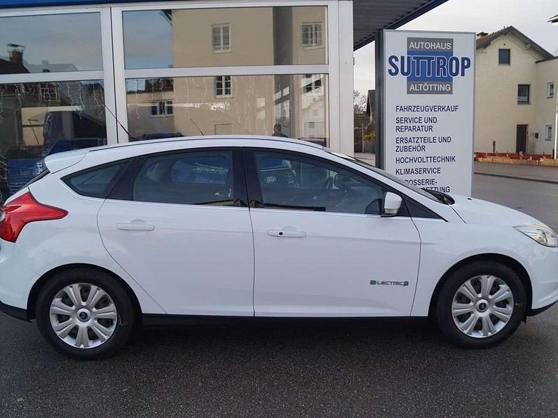 Second-hand Ford Focus 106 kW (145 CP) 2014 Alb Berlinǎ