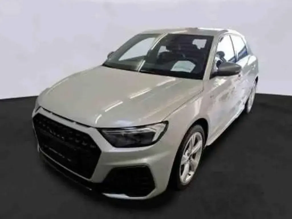 Usata Audi A1 207 CV (152 kW) 2023 Argento SUV