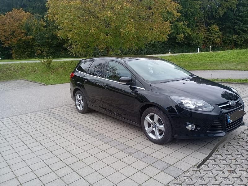 Schwarz Gebraucht 2013 Ford Focus Titanium Kombi | 3.300 € (Superpreis) - Bild 1/4