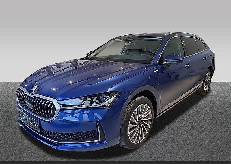 Neu Skoda Superb LAURIN & KLEMENT 150 PS (110 kW) 2026 Blau Kombi