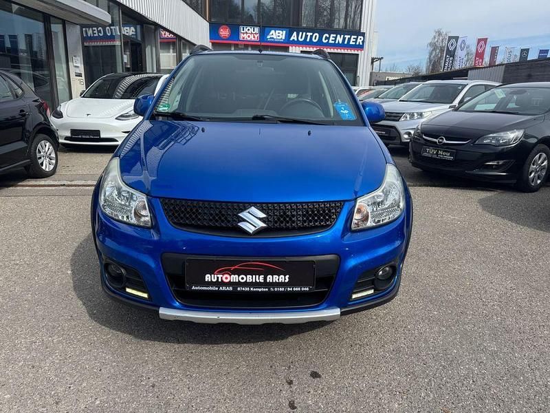 Gebraucht Suzuki SX4 Club 107 PS (78 kW) 2011 Blau Limousine