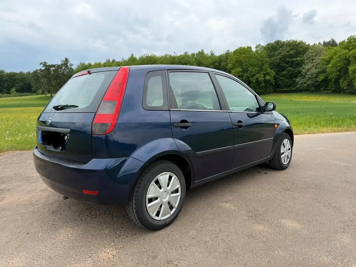 Usata Ford Fiesta 80 CV (58 kW) 2002 Blu Utilitaria