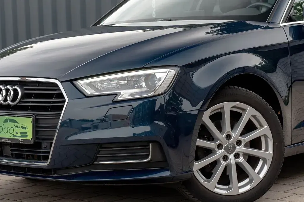Gebraucht Audi A3 Design 116 PS (85 kW) 2019 Kosmosblau Limousine