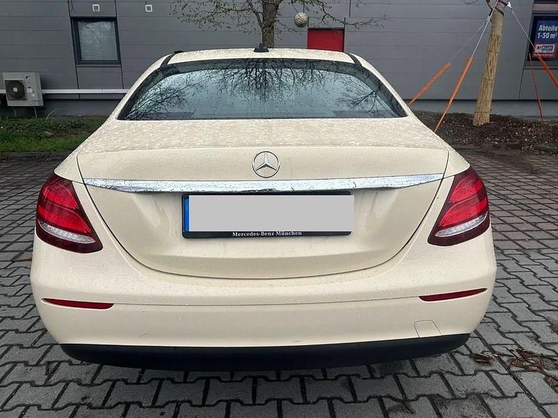 Gebraucht Mercedes E200 160 PS (117 kW) 2019 Beige Limousine