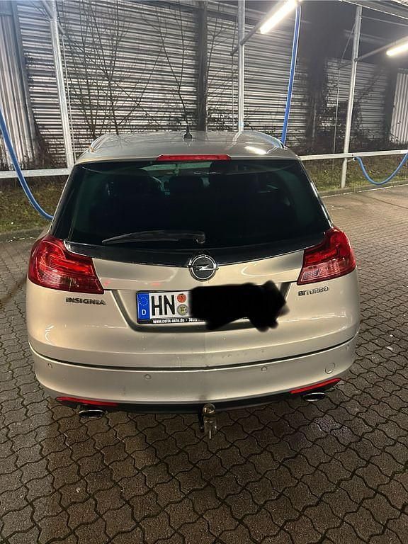 Gebraucht Opel Insignia 194 PS (142 kW) 2012 Silber Kombi