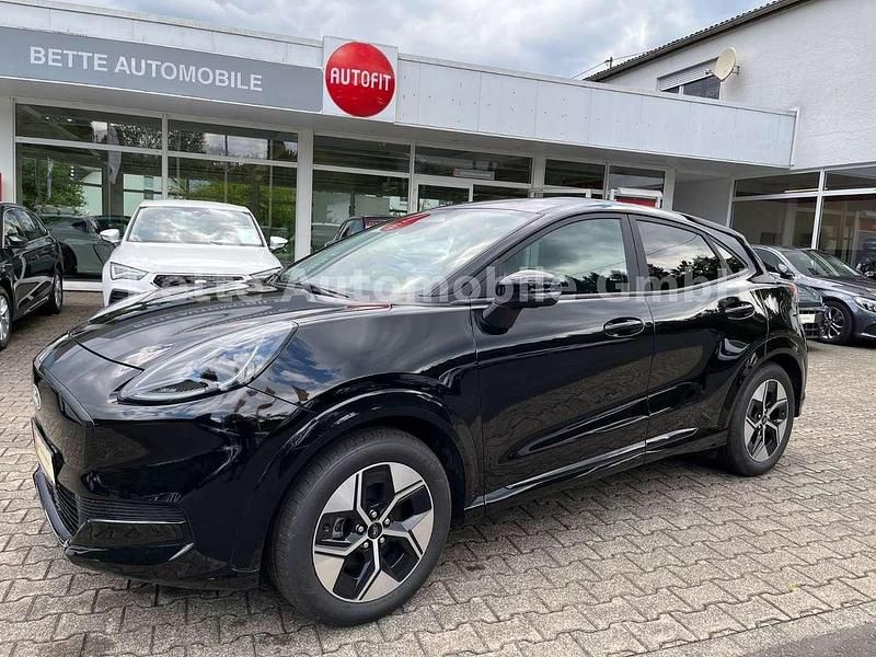 Neu Ford Puma Gen-E 124 kW (169 PS) 2025 Obsidianschwarz metallic SUV