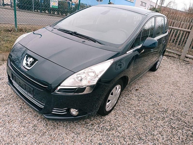 Gebraucht Peugeot 5008 Premium 156 PS (114 kW) 2010 Grau Van / Kleinbus