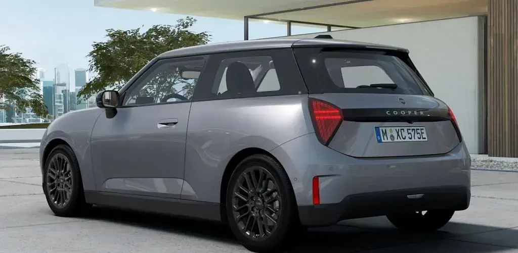 Nowe Mini Cooper Essential 135 kW (184 KM) 2026 Srebrny Hatchback