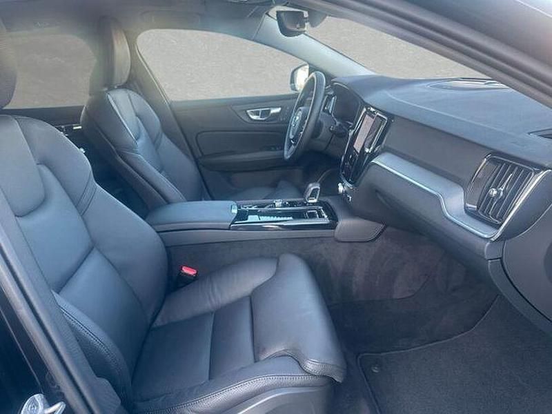 Gebraucht Volvo V60 Plus 349 PS (256 kW) 2025 Onyx schwarz Kombi