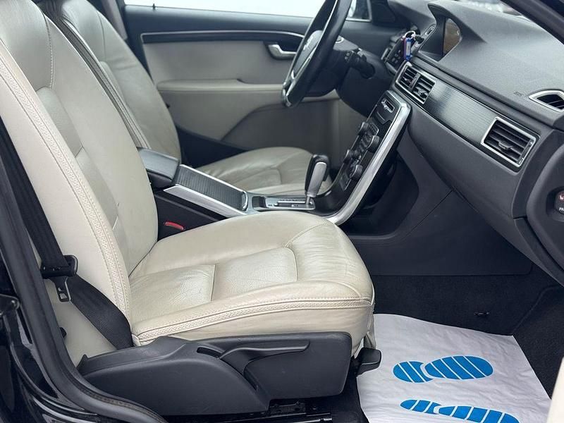 Gebraucht Volvo XC70 Summum 163 PS (119 kW) 2012 Schwarz SUV