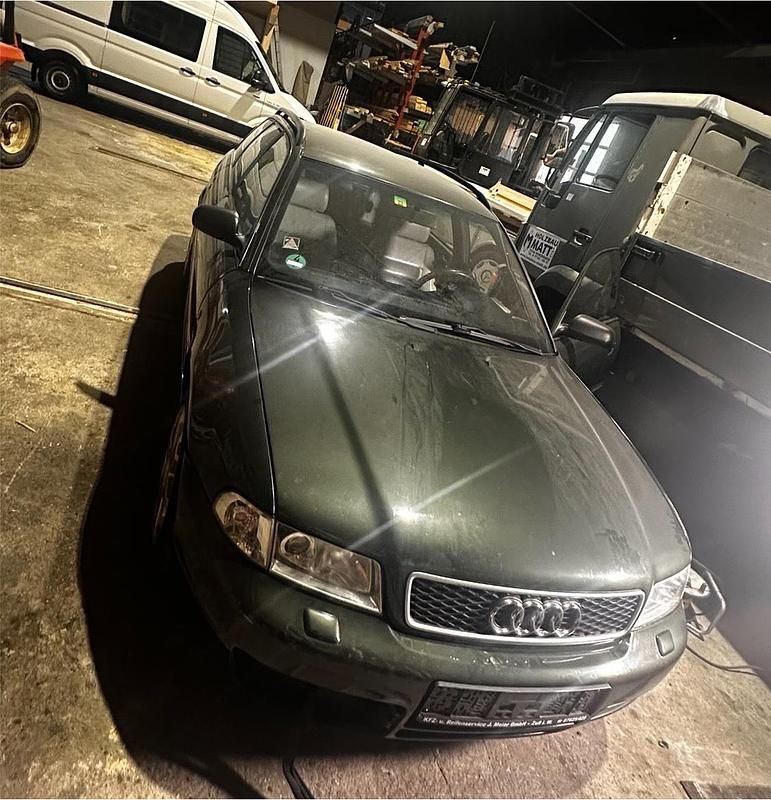 Gebraucht Audi S4 265 PS (194 kW) 1998 Grün Kombi