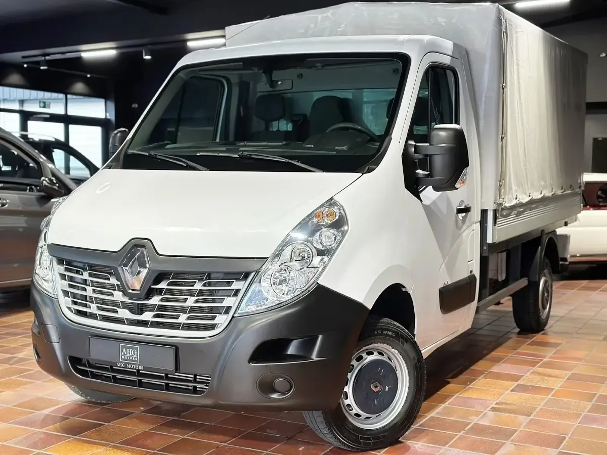 Second-hand Renault Master 131 CP (96 kW) 2018 Alb Van
