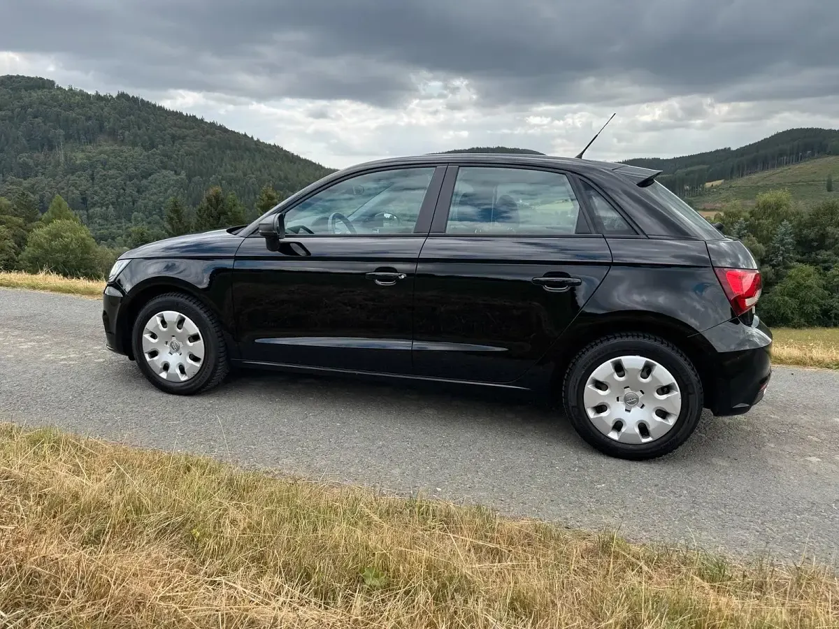 Gebraucht Audi A1 Sportback Comfort 82 PS (60 kW) 2018 Schwarz Kleinwagen