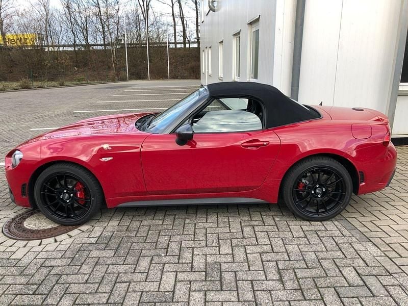 Gebraucht Abarth 124 Spider 170 PS (125 kW) 2018 Rot Cabrio