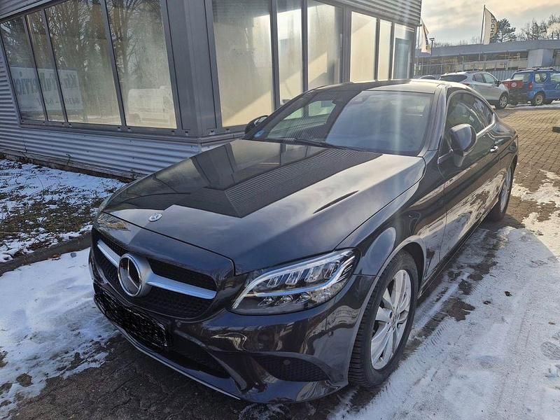 Gebraucht Mercedes C180 156 PS (114 kW) 2019 Schwarz Coupé
