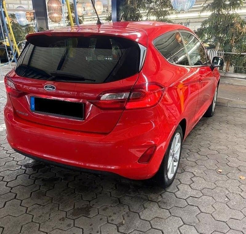 Gebraucht Ford Fiesta Cool & Connect 101 PS (74 kW) 2018 Rot Kleinwagen