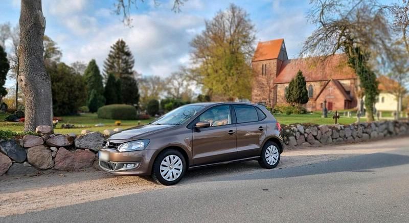 Gebraucht VW Polo 60 PS (44 kW) 2014 Braun Kleinwagen
