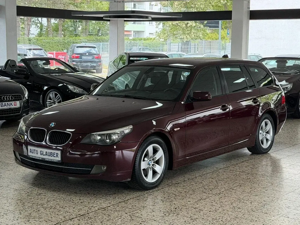 Gebraucht BMW 520 Advantage 177 PS (130 kW) 2009 Rot Kombi