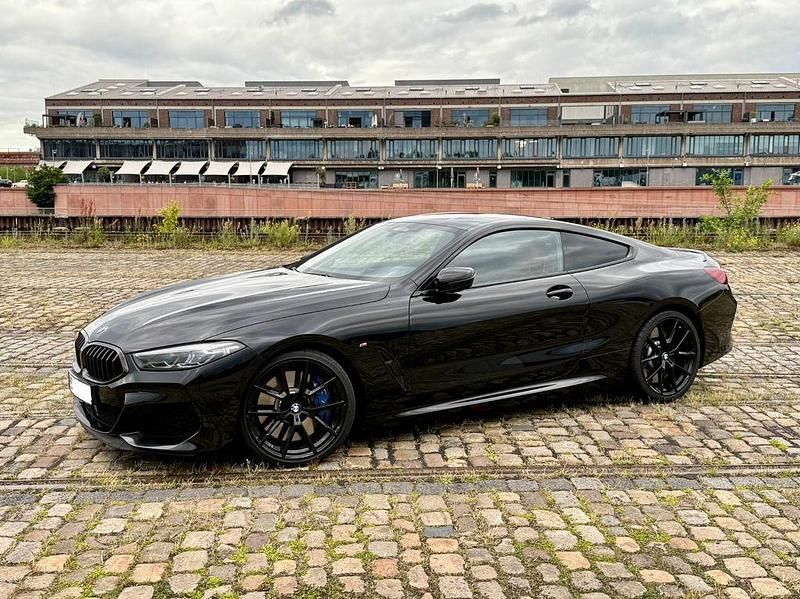 Schwarz Gebraucht 2020 BMW M850 Performance Coupé | 62.850 € (Teuer) - Bild 1/4