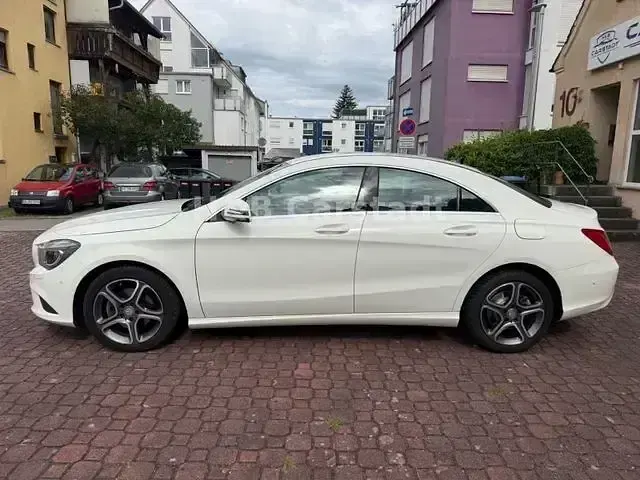 Gebraucht Mercedes CLA200 156 PS (114 kW) 2016 Weiß Coupé
