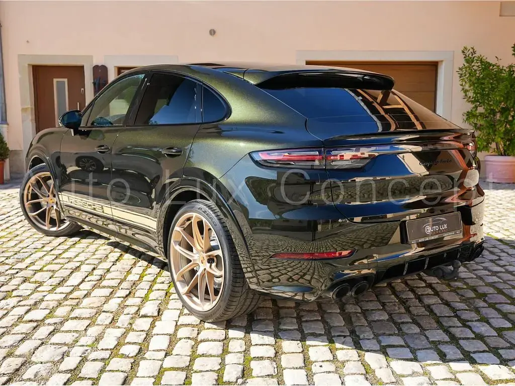Gebraucht Porsche Cayenne Turbo 549 PS (403 kW) 2022 Grün SUV