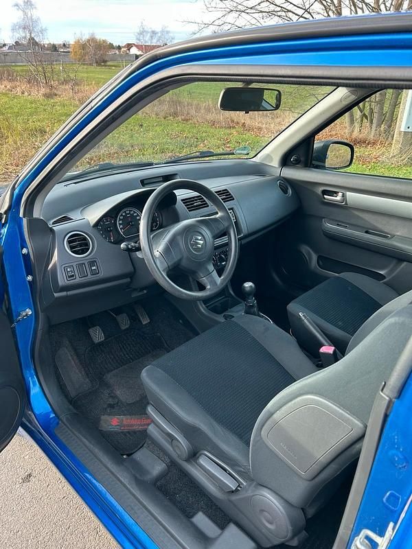 Second-hand Suzuki Swift 92 CP (67 kW) 2008 Albastru Hatchback