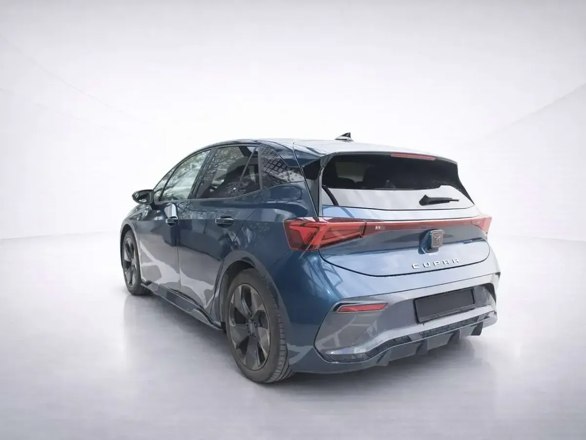 Second-hand Cupra Born 150 kW (204 CP) 2022 Albastru Hatchback