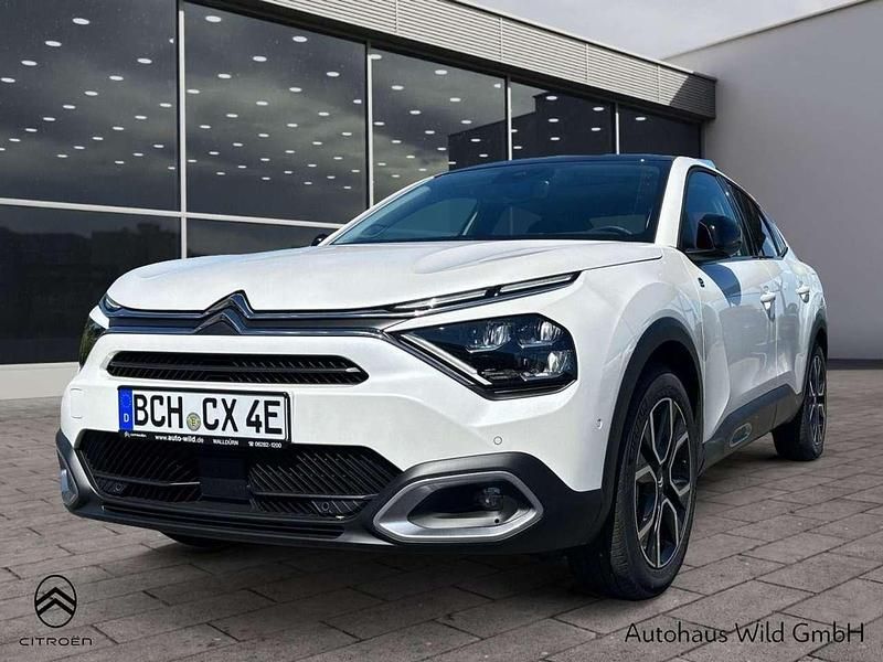 Gebraucht Citroën e-C4 Shine 100 kW (136 PS) 2023 Perlmuttweiss/perlm Limousine