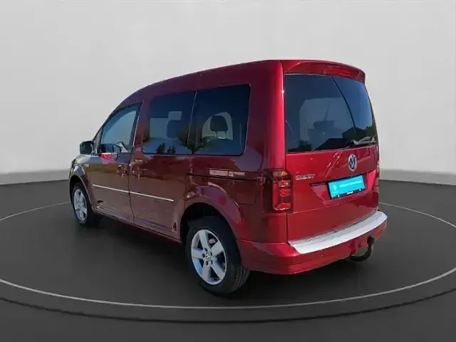 Gebraucht VW Caddy Trendline 150 PS (110 kW) 2016 Rot Van / Kleinbus