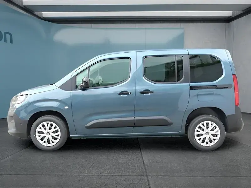 Neu Fiat Doblò 131 PS (96 kW) 2026 Blau Van / Kleinbus