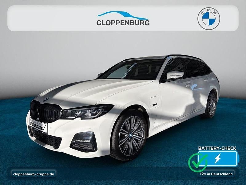 Weiß Gebraucht 2022 BMW 330e Shadowline Kombi | 33.480 € (Teuer) - Bild 1/4