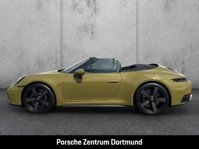 Neu Porsche 992 541 PS (397 kW) 2026 Olive neo (gruen) Cabrio