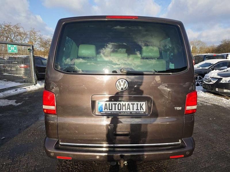 Usado VW Multivan 179 CV (131 kW) 2010 Marrón Monovolumen