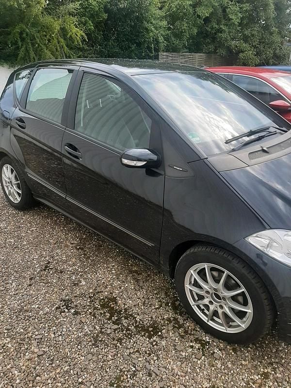 Schwarz Gebraucht 2007 Mercedes A180 Avantgarde Limousine | 1.450 € (Superpreis) - Bild 1/4