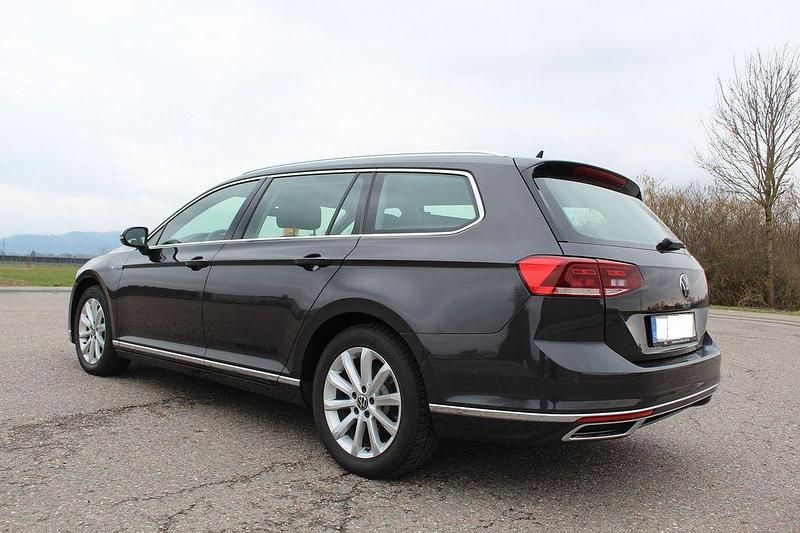 Gebraucht VW Passat GTE 156 PS (114 kW) 2021 Grau Kombi