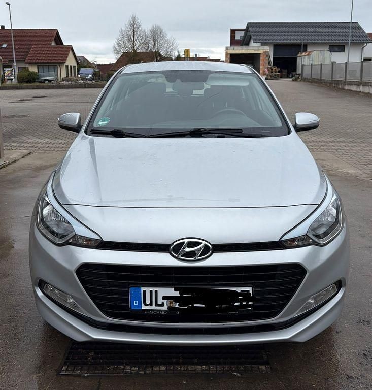 Gebraucht Hyundai i20 Active 101 PS (74 kW) 2018 Silber Limousine