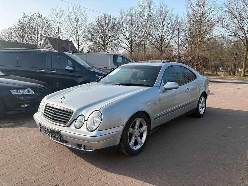 Gebraucht Mercedes CLK320 224 PS (164 kW) 1999 Silber Coupé