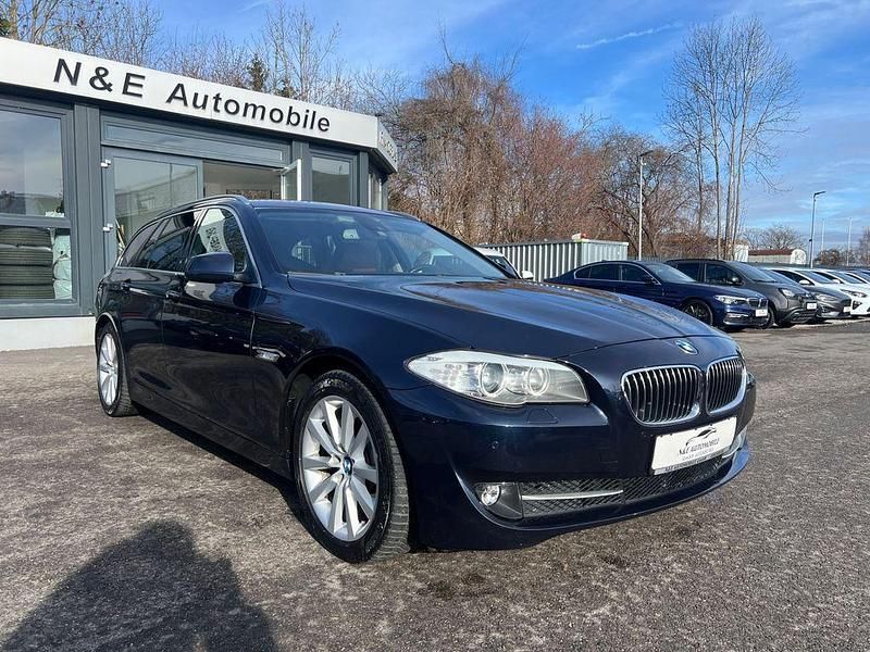 Gebraucht BMW 530 Sport Line 258 PS (189 kW) 2011 Blau Kombi