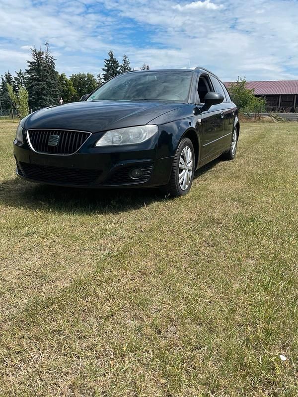 Schwarz Gebraucht 2011 Seat Exeo Kombi | 3.999 € - Bild 1/4