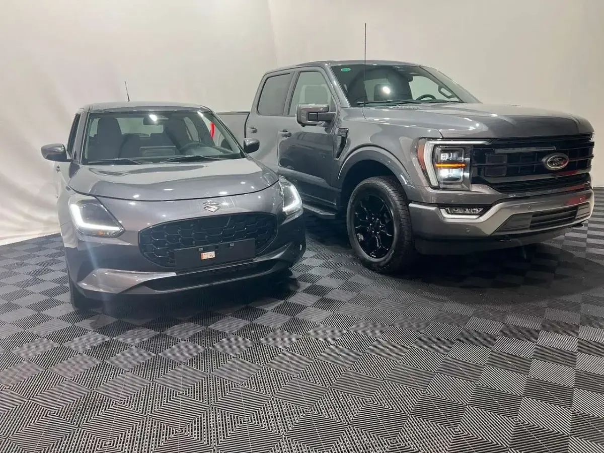 Neu Ford F-150 Lariat 405 PS (297 kW) 2026 Grau Pickup