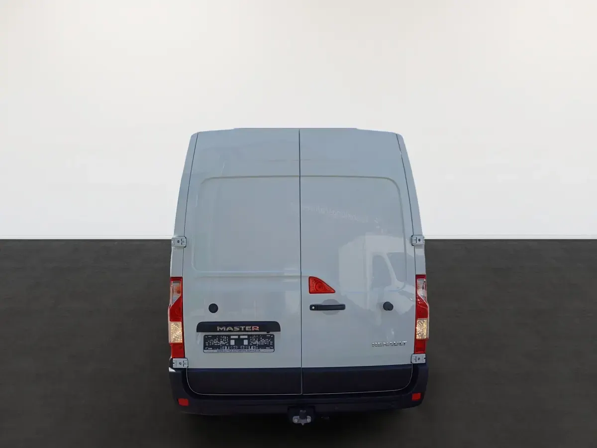 Używany Renault Master Komfort 150 KM (110 kW) 2024 Biały Van
