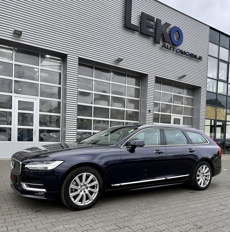Blau Gebraucht 2019 Volvo V90 Kombi | 24.900 € (Fairer Preis) - Bild 1/4